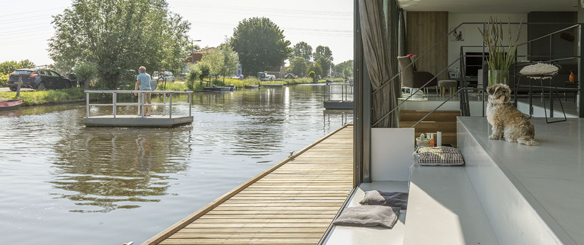 <h1>Wonen, Wensen, Werkelijkheid</h1>
<p>Of je nu droomt van een moderne, luxueuze waterwoning of een gezellige, duurzame woonark, wij maken uw dromen graag waar!</p>